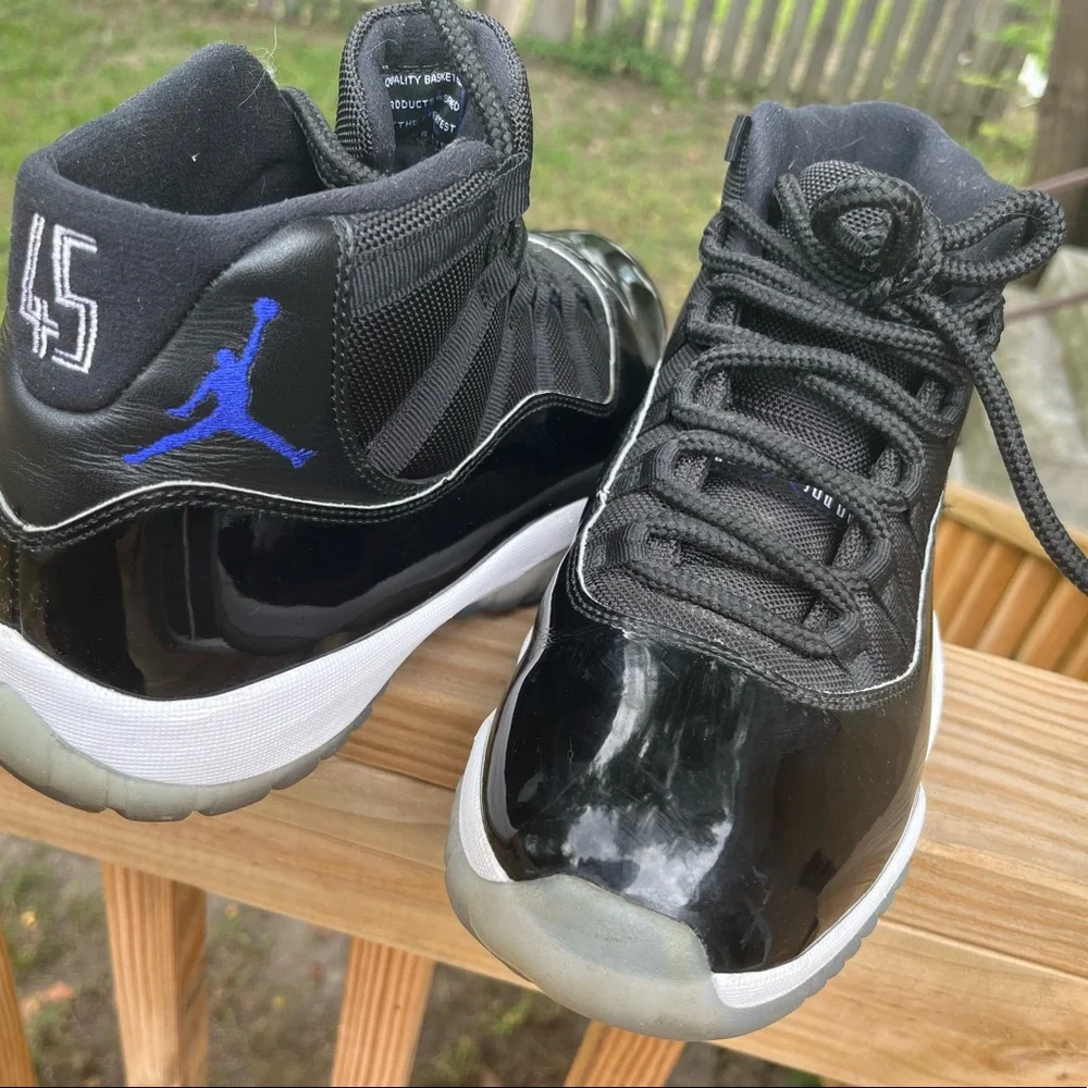 Jordan 11 space jam size 9 - Picture 4 of 8